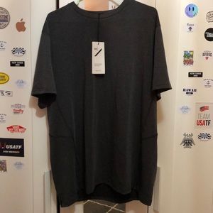 Men’s performance Hill City t-shirt. Brand new!!